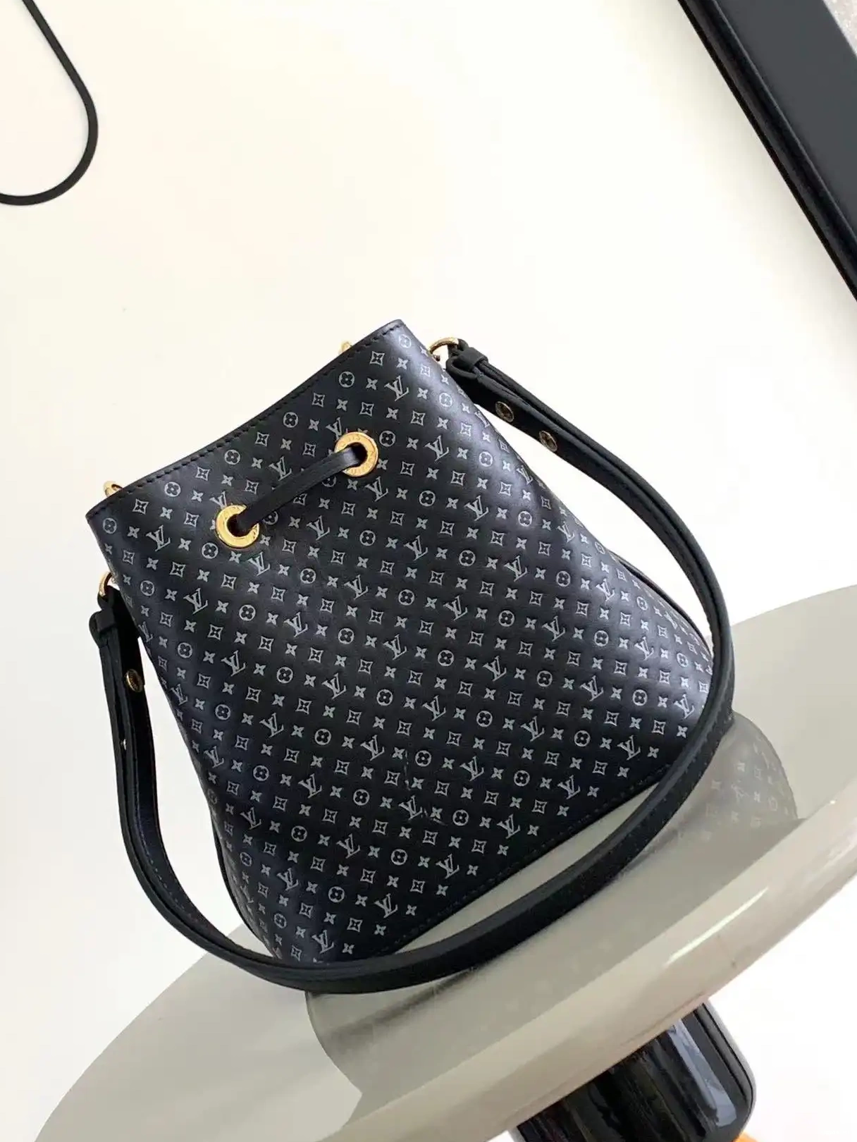 BB NÉONOÉ VUITTON LOUIS 0516